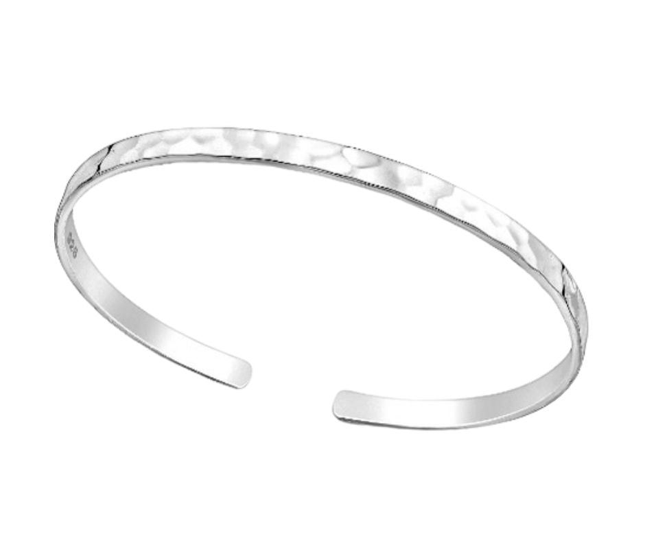 Celebrate Barker College Class of 2023 Graduates with this beautiful sterling silver cuff, which has a unique hammered appearance. Engraved on the inside with school name and graduating class year.